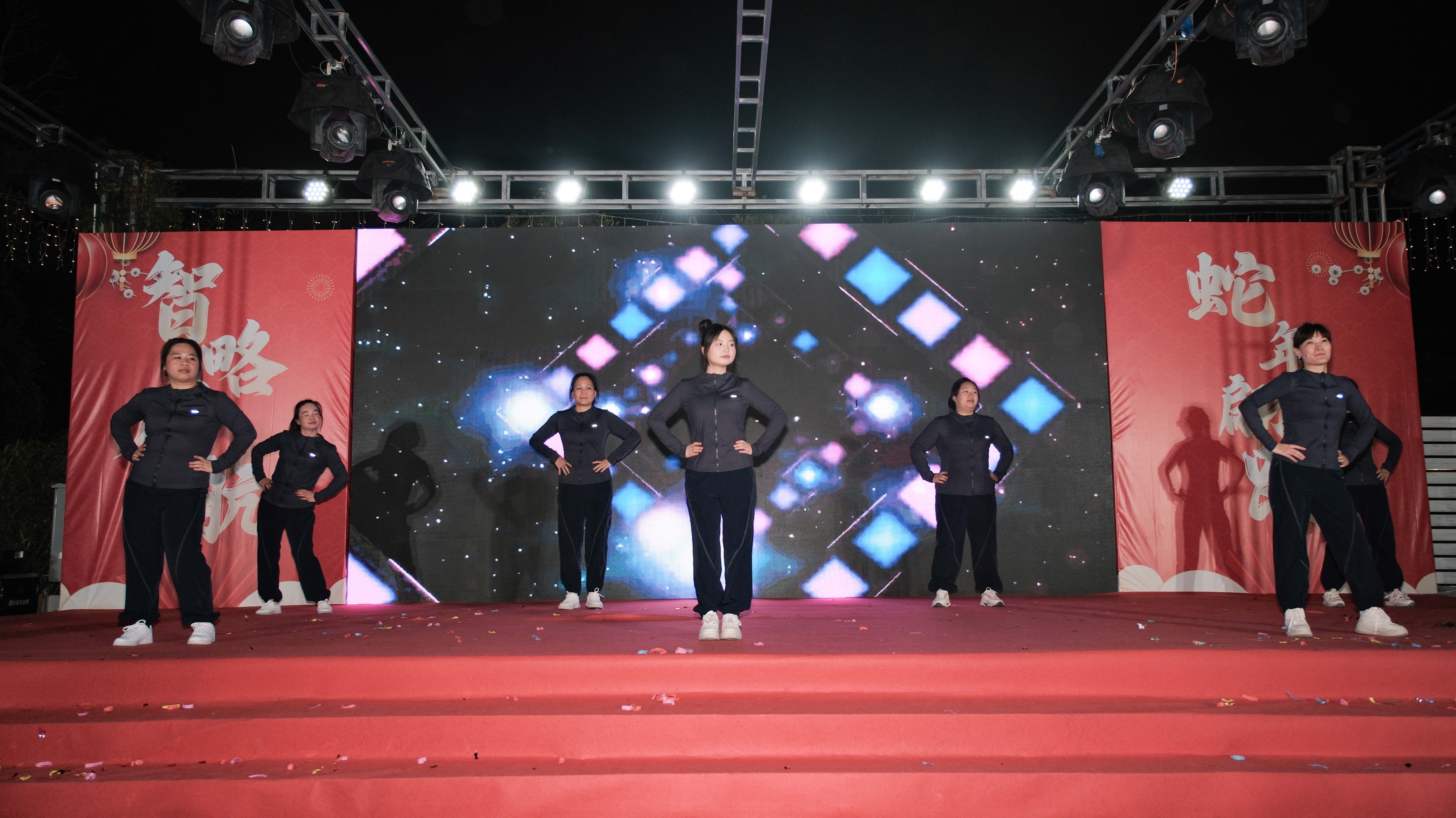 久信達(dá)科技2024年年會圓滿落幕：感恩同行，共創(chuàng)環(huán)保新未來，乘風(fēng)破浪，夢想起航(圖10)